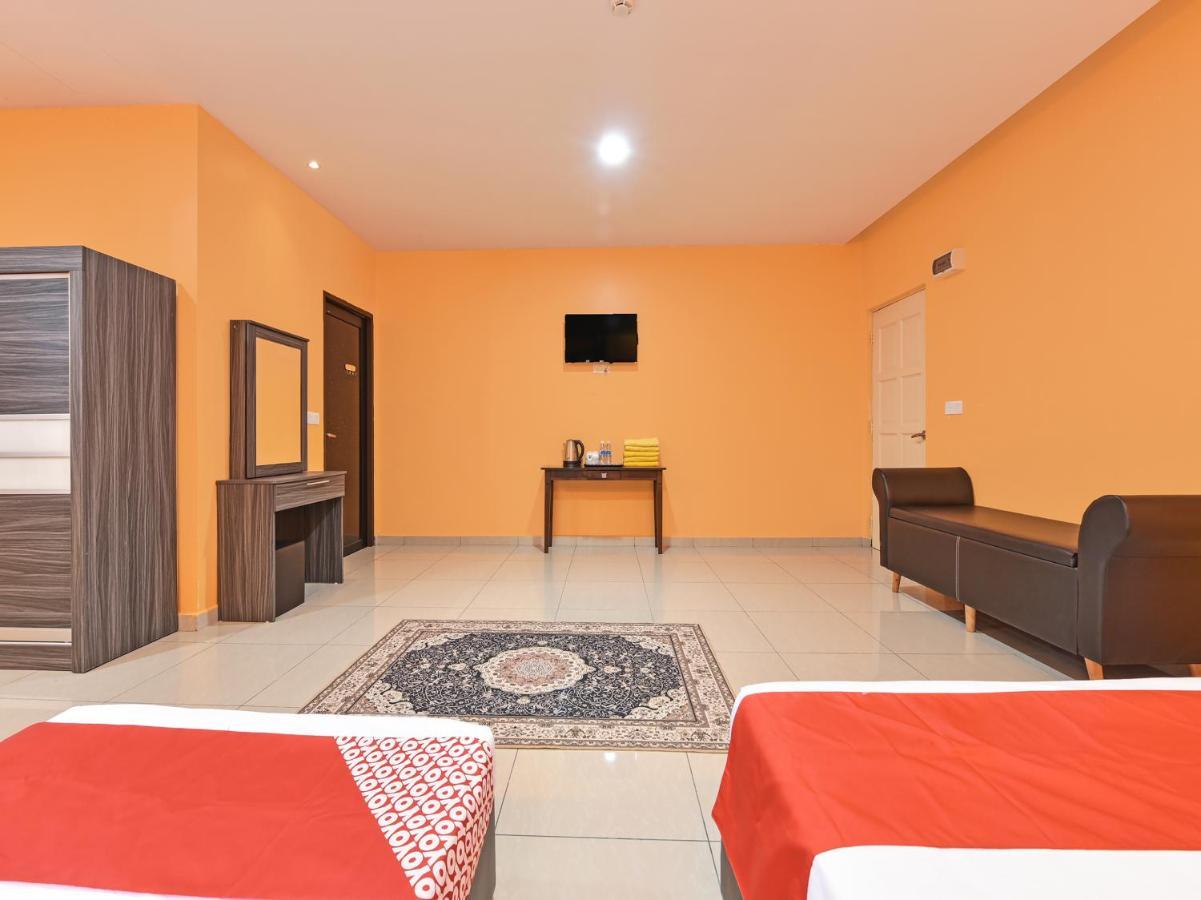 Oyo 90722 D'Puncak Hotel Κάμερον Χάιλαντς Εξωτερικό φωτογραφία